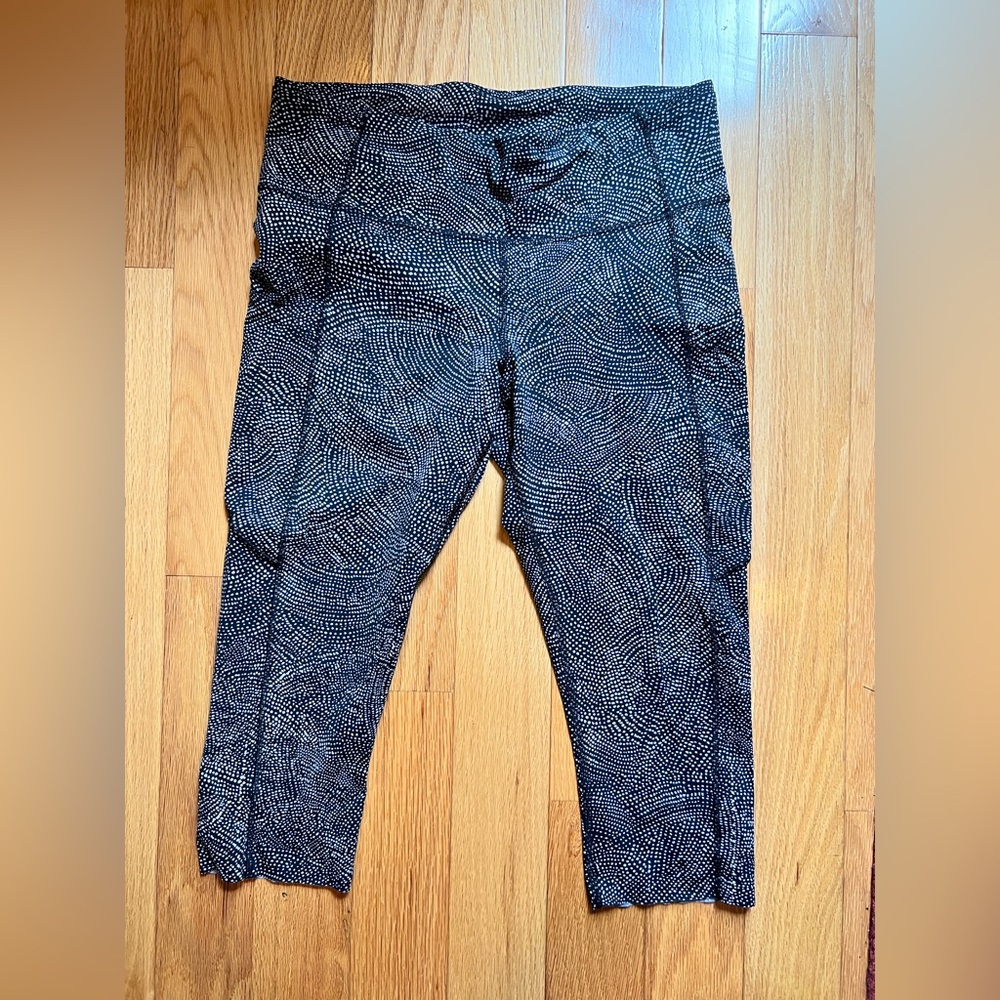 Lululemon size 10 Fast and Free 17” crop leggings